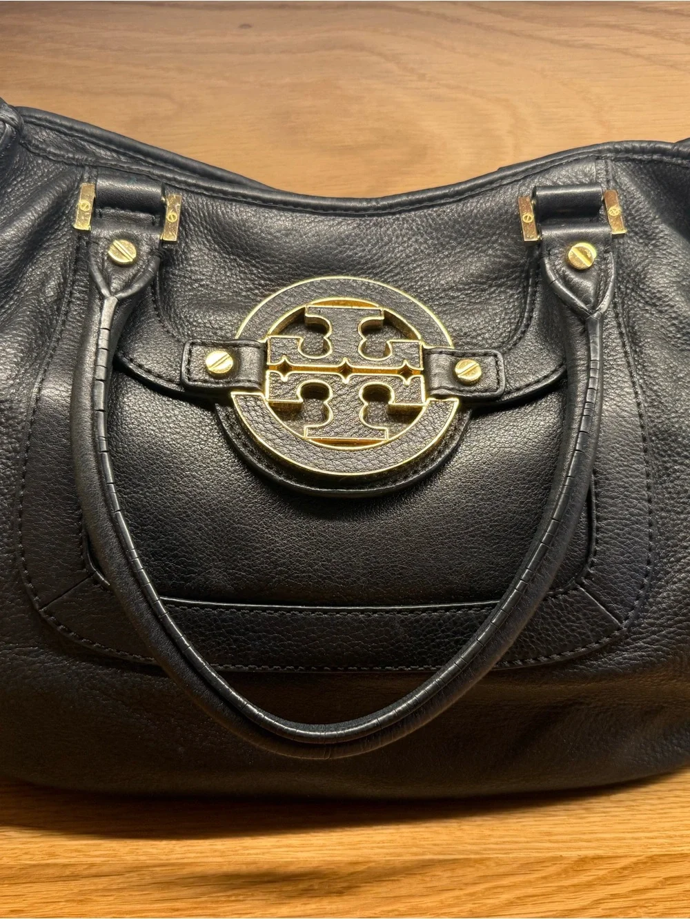 Tory Burch Amanda Hobo Bag Black Pebbled Leather Gold Logo Tote Handbag